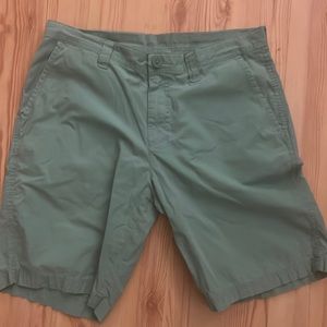 Mens Columbia shorts 32